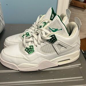 Air Jordan 4 Metallic Green